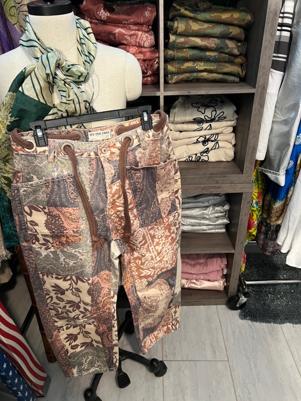 Free People We The Free Printed Moxie Barrel Jeans PLUM FLORAL - Picture 6 of 7